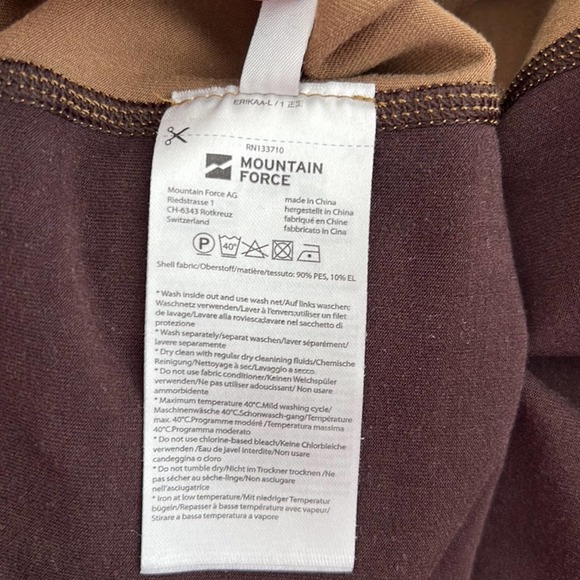 Mountain Force Quarter Zip Pull Over, Large - Picture 8 of 8